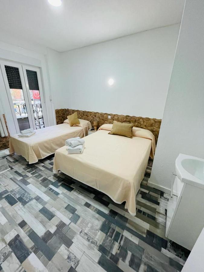 Hostal Noche Y Dia Madrid Luaran gambar