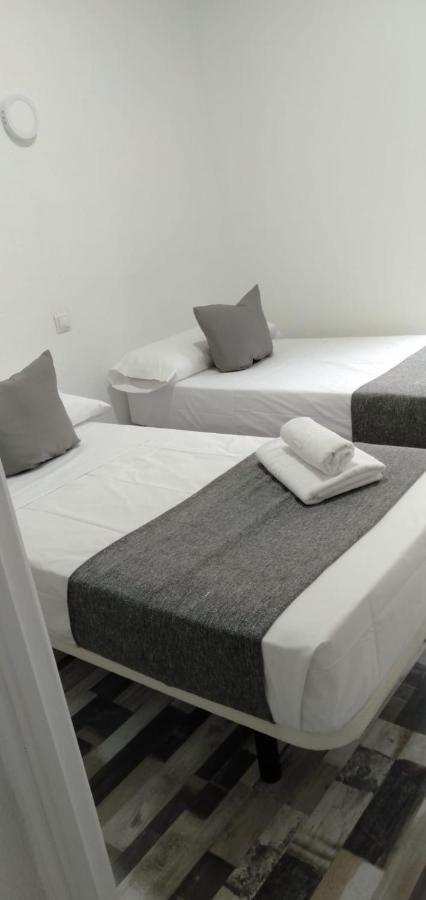 Hostal Noche Y Dia Madrid Luaran gambar