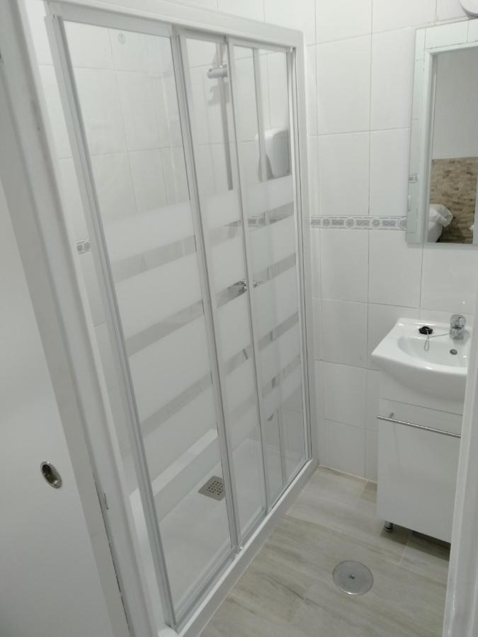 Hostal Noche Y Dia Madrid Luaran gambar