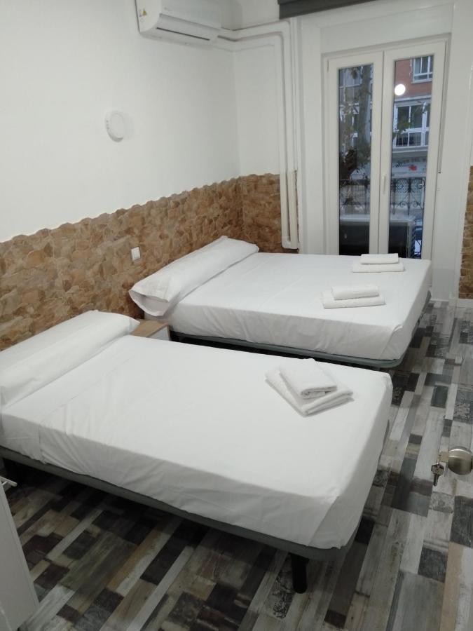 Hostal Noche Y Dia Madrid Luaran gambar